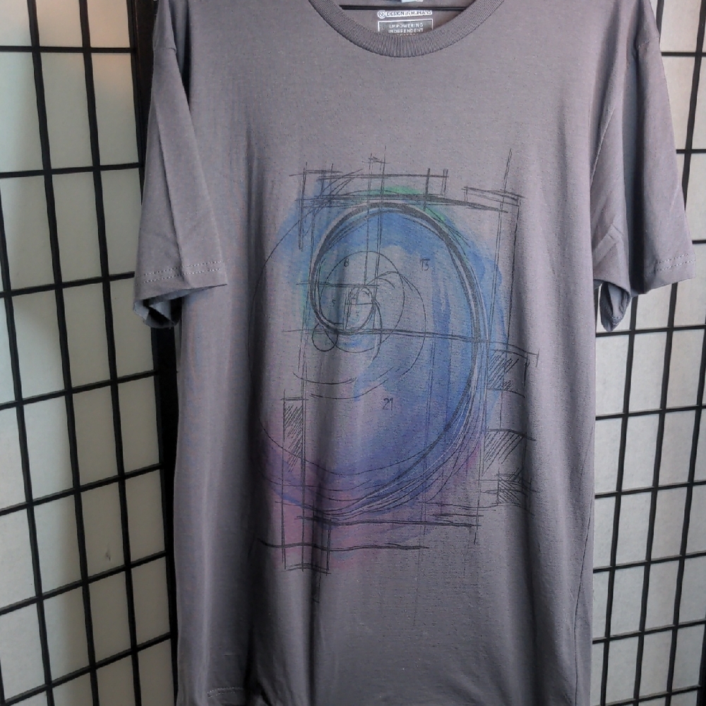 [NWOT] DESIGN BY HUMANS Gray Graphic T-Shirt